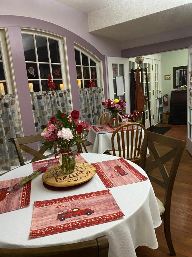 Ms. Maggie's South Country Bed and breakfast