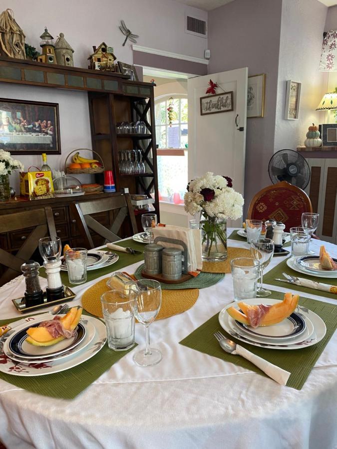 Ms. Maggie's South Country Bed and breakfast *